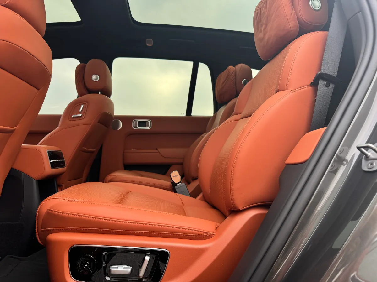 2023 Li L8 Range Extended 154HP REEV 40.9KWH,autocango,china used car exporter,china ev exporter,chinese used car exporter,chinese used ev exporter