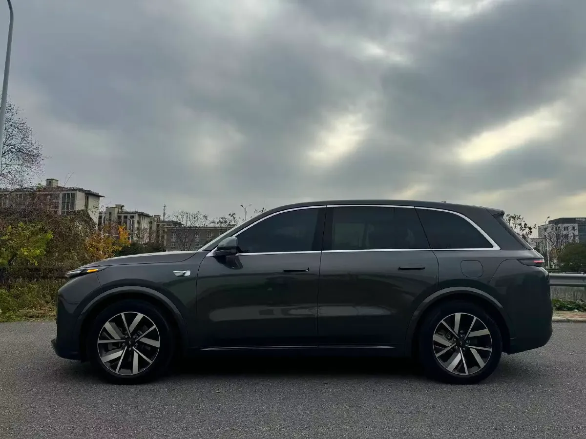 2023 Li L8 Range Extended 154HP REEV 40.9KWH,autocango,china used car exporter,china ev exporter,chinese used car exporter,chinese used ev exporter