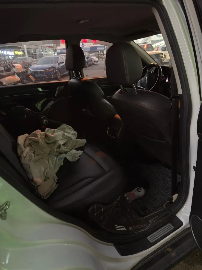 2017 Haval M6 1.5T 150HP L4 6AT,autocango,china used car exporter,china ev exporter,chinese used car exporter,chinese used ev exporter