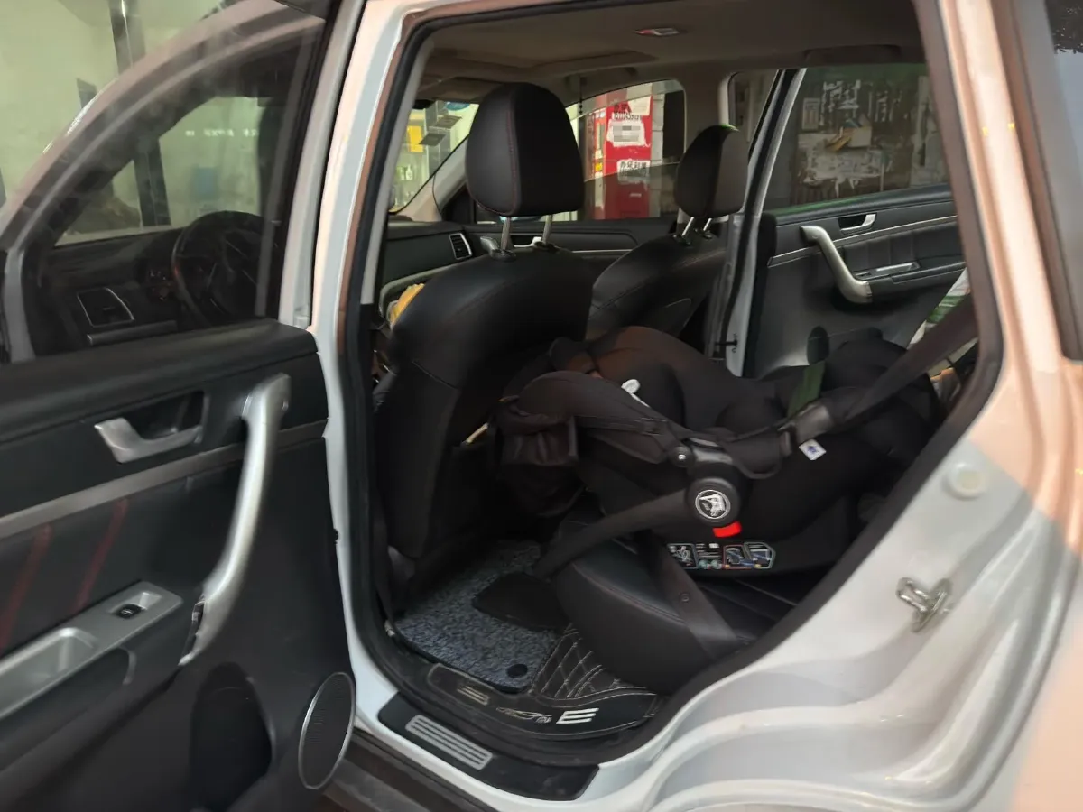 2017 Haval M6 1.5T 150HP L4 6AT,autocango,china used car exporter,china ev exporter,chinese used car exporter,chinese used ev exporter