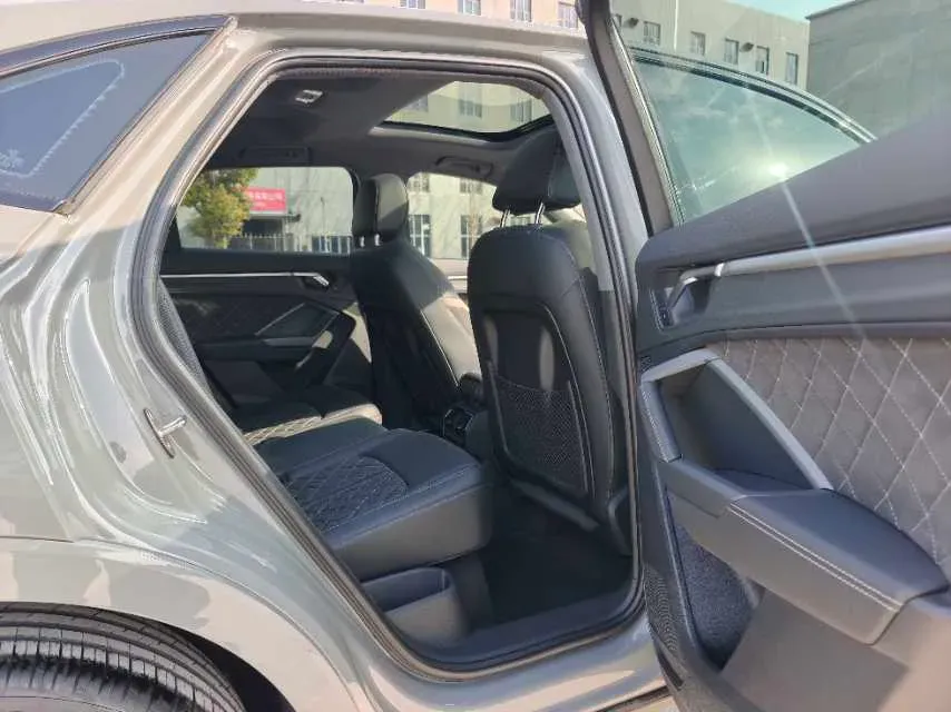 2025 Audi Q3 Sportback 2.0T 186HP L4 7DCT,autocango,china used car exporter,china ev exporter,chinese used car exporter,chinese used ev exporter