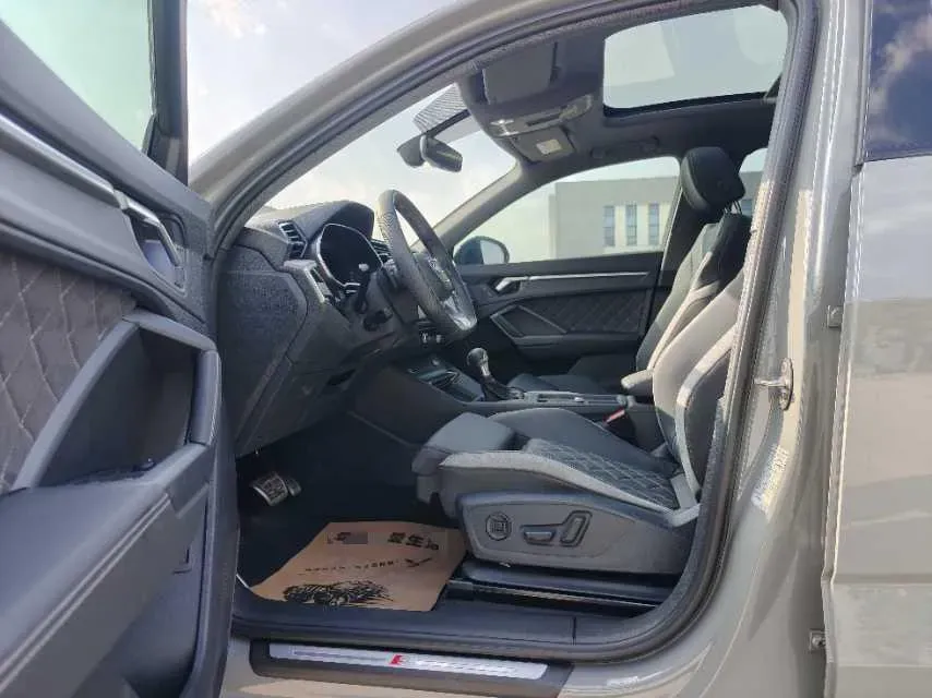 2025 Audi Q3 Sportback 2.0T 186HP L4 7DCT,autocango,china used car exporter,china ev exporter,chinese used car exporter,chinese used ev exporter