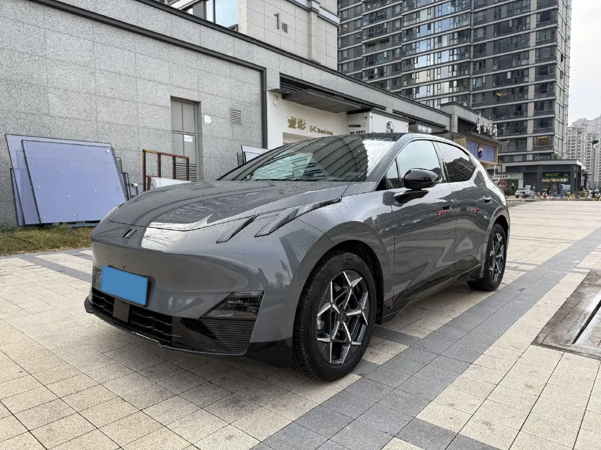 2025 Dongfeng Z9 2.0T 258HP L4 8AT