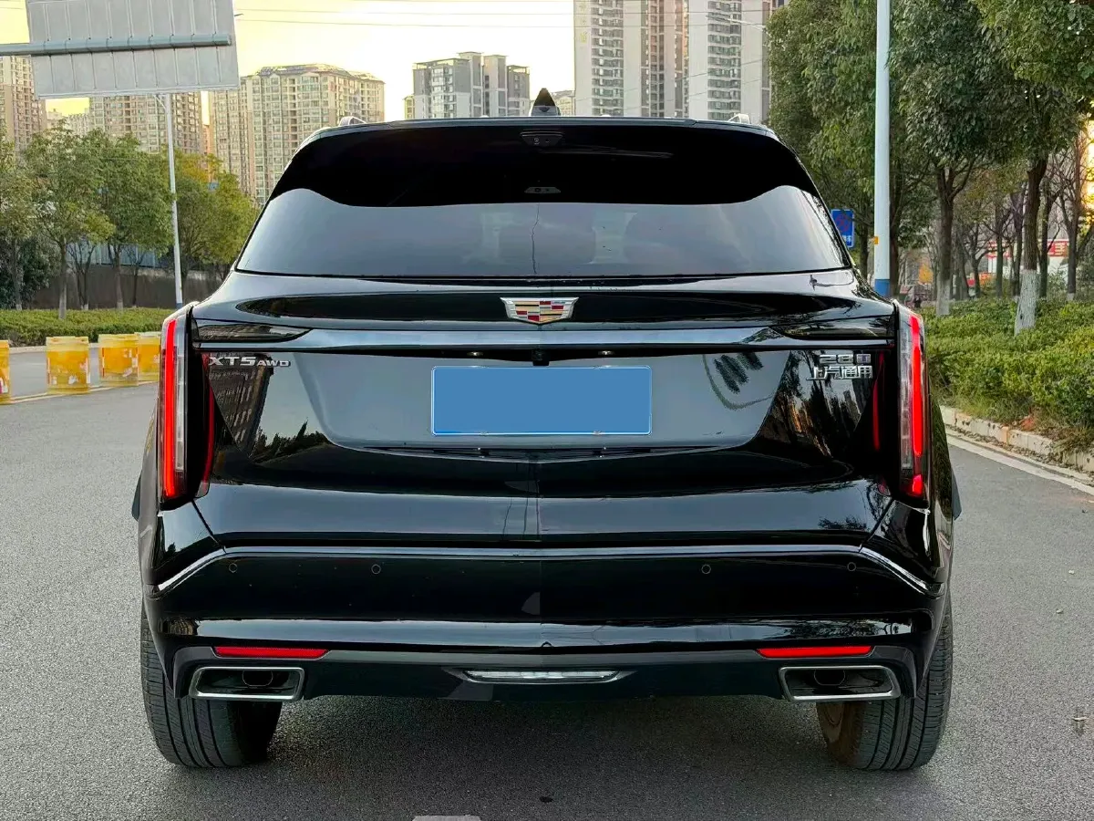 2025 Cadillac XT5 2.0T 237HP L4 9AT,autocango,china used car exporter,china ev exporter,chinese used car exporter,chinese used ev exporter