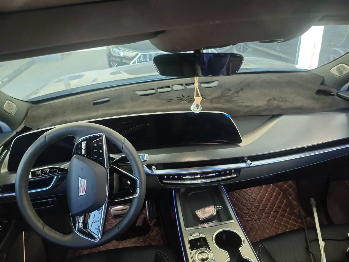 2025 Cadillac XT5 2.0T 237HP L4 9AT,autocango,china used car exporter,china ev exporter,chinese used car exporter,chinese used ev exporter