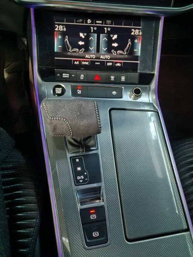 2020 Audi A6L 2.0T 252HP L4 7DCT PHEV 14.1KWH,autocango,china used car exporter,china ev exporter,chinese used car exporter,chinese used ev exporter