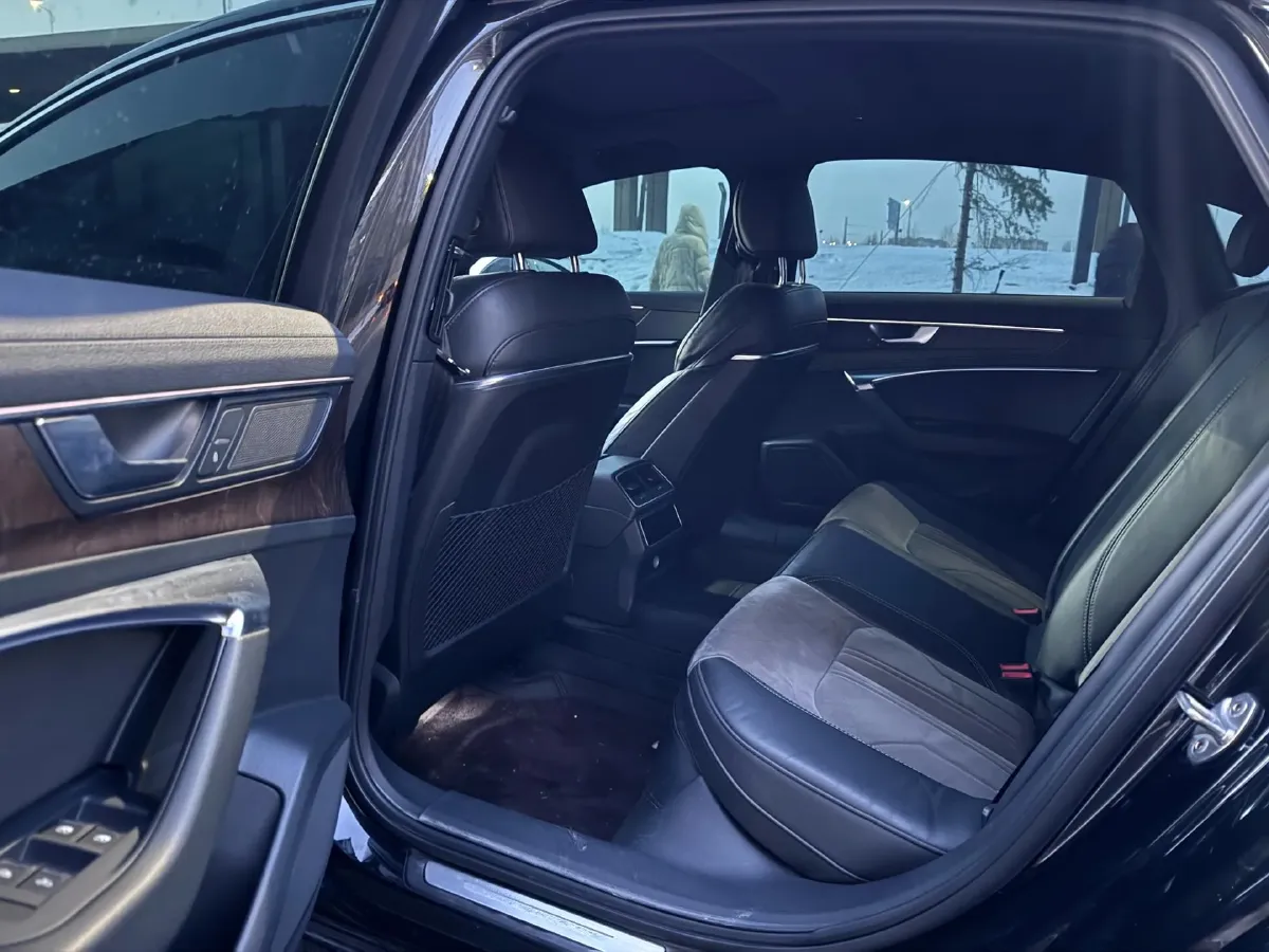 2020 Audi A6L 2.0T 224HP L4 7DCT,autocango,china used car exporter,china ev exporter,chinese used car exporter,chinese used ev exporter