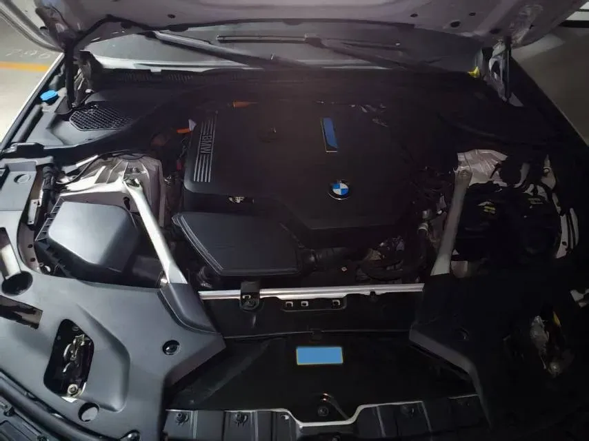 2021 BMW 5 Series 2.0T 184HP L4 8AT PHEV 17.7KWH,autocango,china used car exporter,china ev exporter,chinese used car exporter,chinese used ev exporter