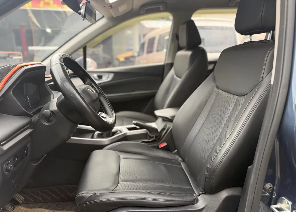 2022 WuLing JiaChen 1.5T 147HP L4 6MT,autocango,china used car exporter,china ev exporter,chinese used car exporter,chinese used ev exporter