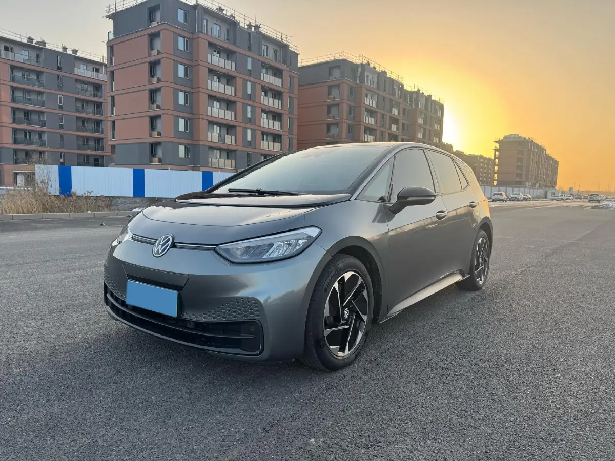 2023 Volkswagen ID.3 BEV 52.8KWH