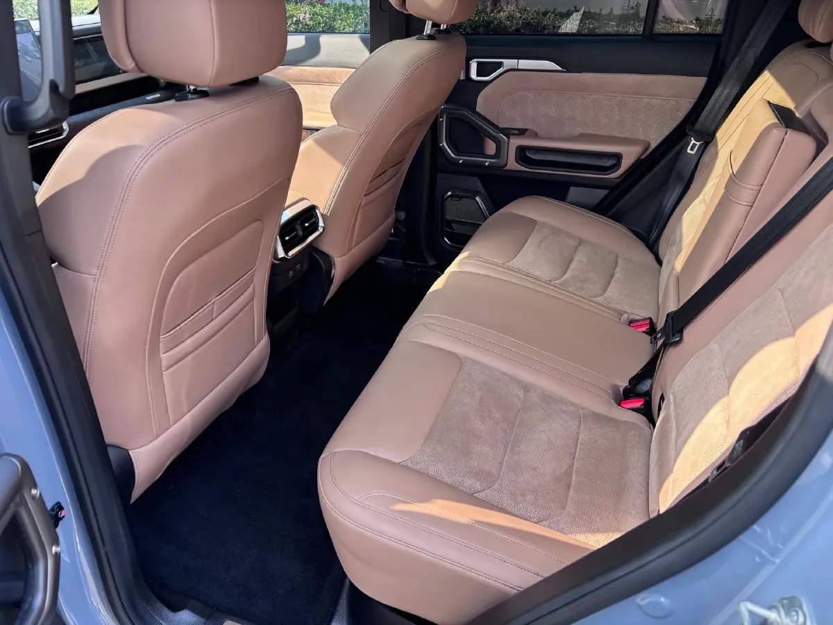 2023 Jetour Traveller 2.0T 254HP L4 7DCT,autocango,china used car exporter,china ev exporter,chinese used car exporter,chinese used ev exporter