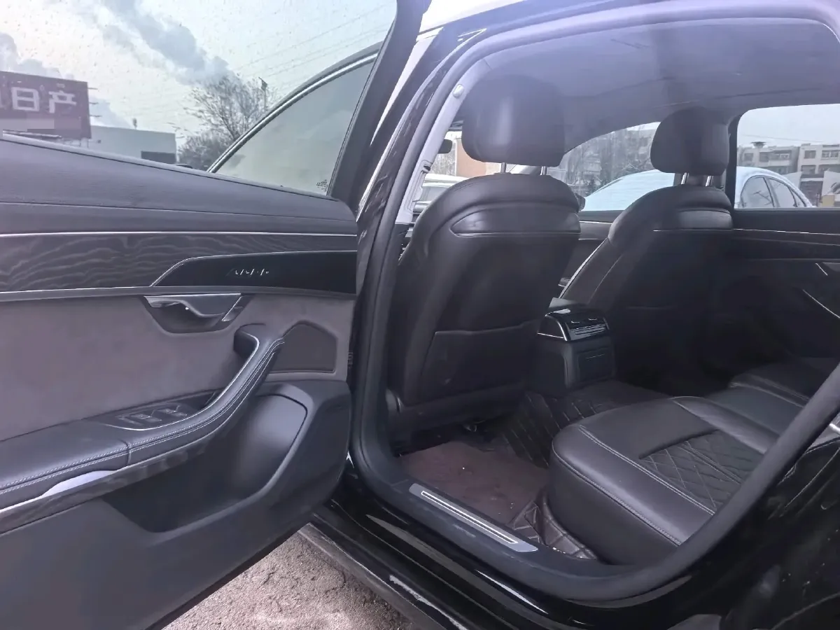 2024 Audi A8 3.0T 286HP V6 8AT,autocango,china used car exporter,china ev exporter,chinese used car exporter,chinese used ev exporter
