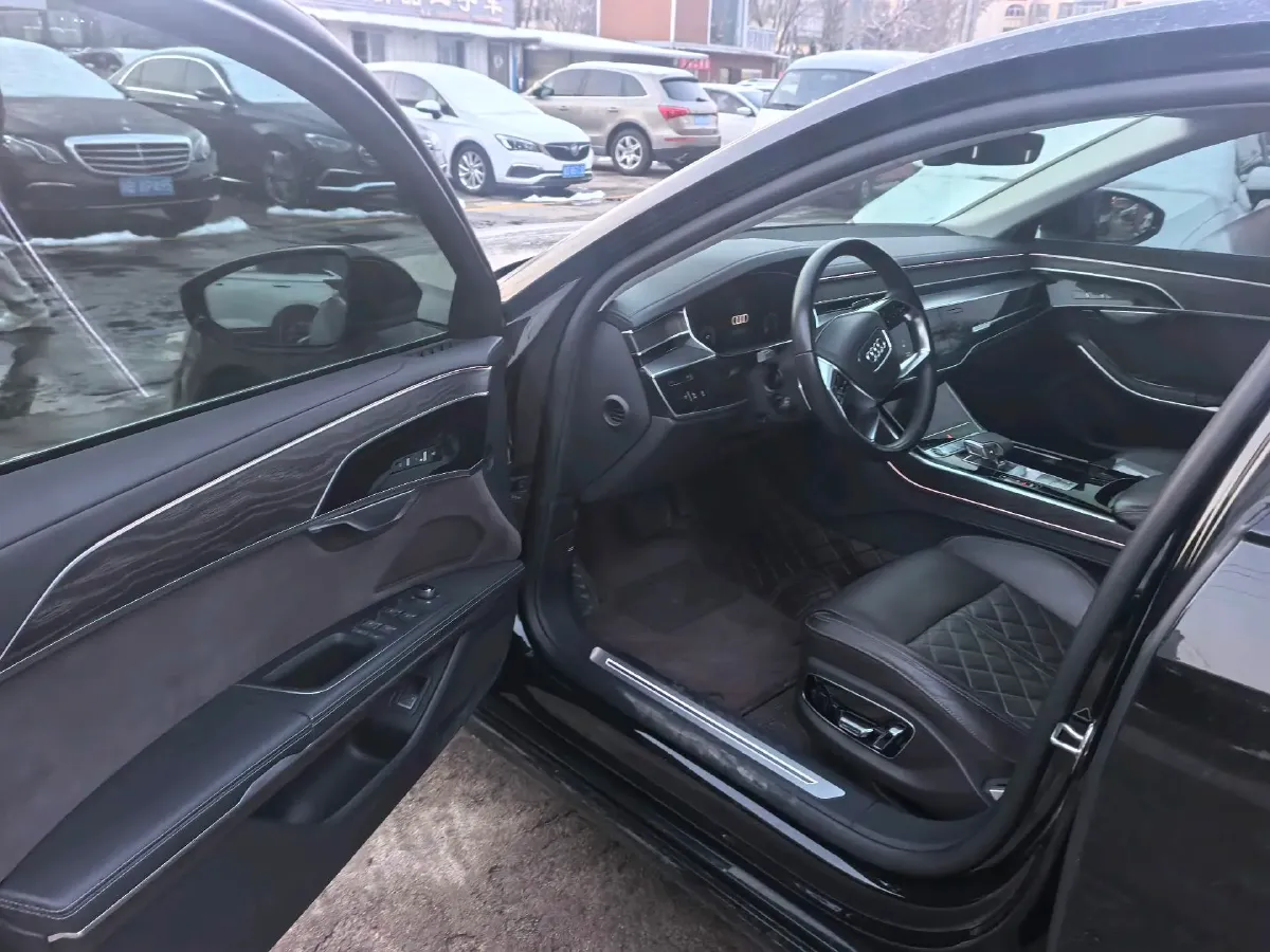 2024 Audi A8 3.0T 286HP V6 8AT,autocango,china used car exporter,china ev exporter,chinese used car exporter,chinese used ev exporter