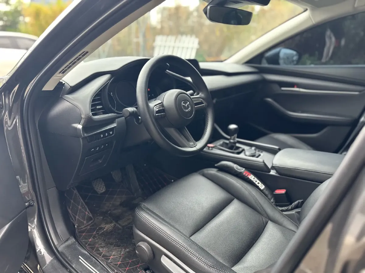 2022 Mazda 3 Axela 1.5L 117HP L4 6MT,autocango,china used car exporter,china ev exporter,chinese used car exporter,chinese used ev exporter