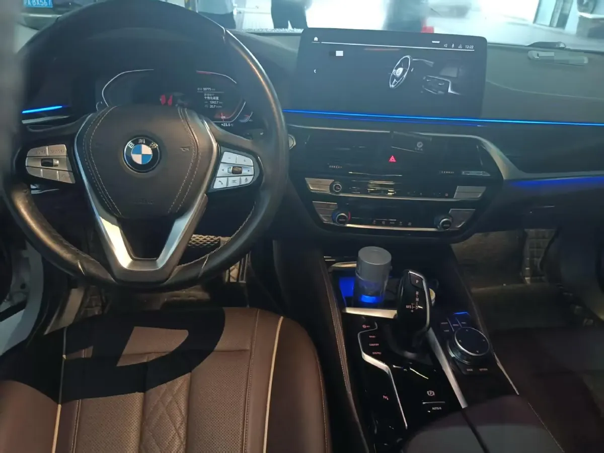 2021 BMW 5 Series 2.0T 184HP L4 8AT,autocango,china used car exporter,china ev exporter,chinese used car exporter,chinese used ev exporter