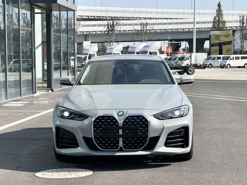 2022 BMW 8 Series 3.0T 333HP L6 8AT,autocango,china used car exporter,china ev exporter,chinese used car exporter,chinese used ev exporter