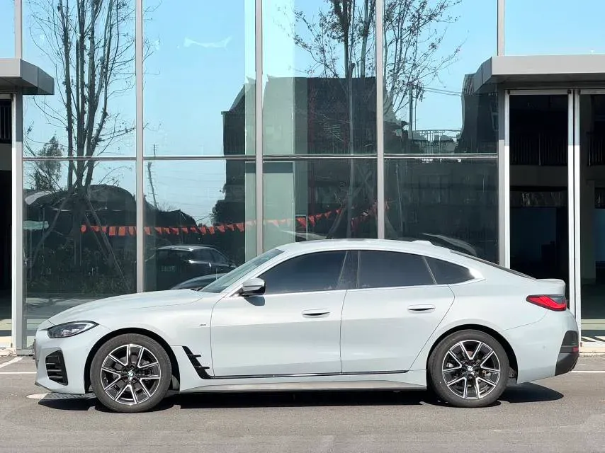 2022 BMW 8 Series 3.0T 333HP L6 8AT,autocango,china used car exporter,china ev exporter,chinese used car exporter,chinese used ev exporter