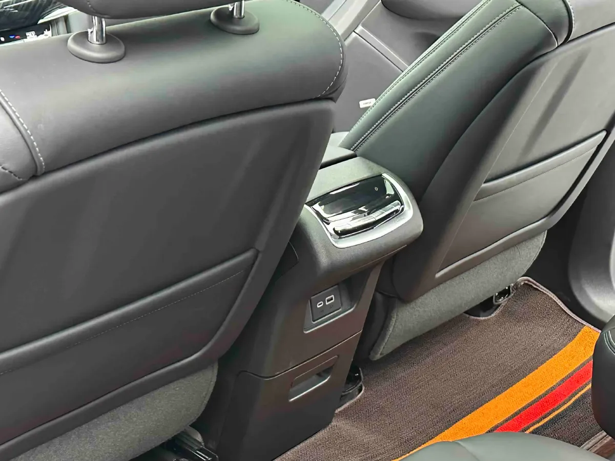 2022 Cadillac XT6 2.0T 237HP L4 9AT,autocango,china used car exporter,china ev exporter,chinese used car exporter,chinese used ev exporter