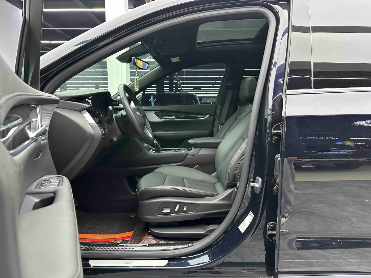 2022 Cadillac XT6 2.0T 237HP L4 9AT,autocango,china used car exporter,china ev exporter,chinese used car exporter,chinese used ev exporter