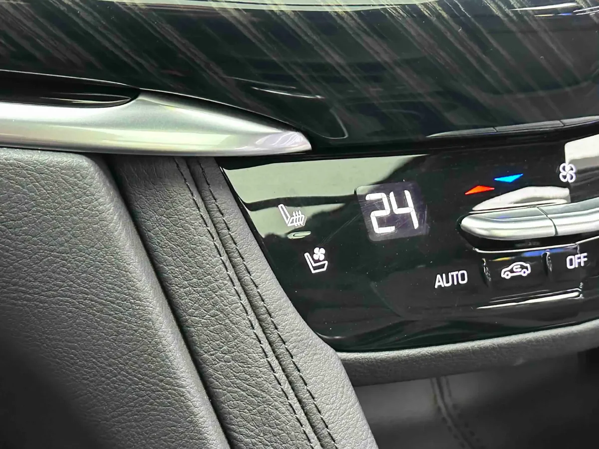 2022 Cadillac XT6 2.0T 237HP L4 9AT,autocango,china used car exporter,china ev exporter,chinese used car exporter,chinese used ev exporter