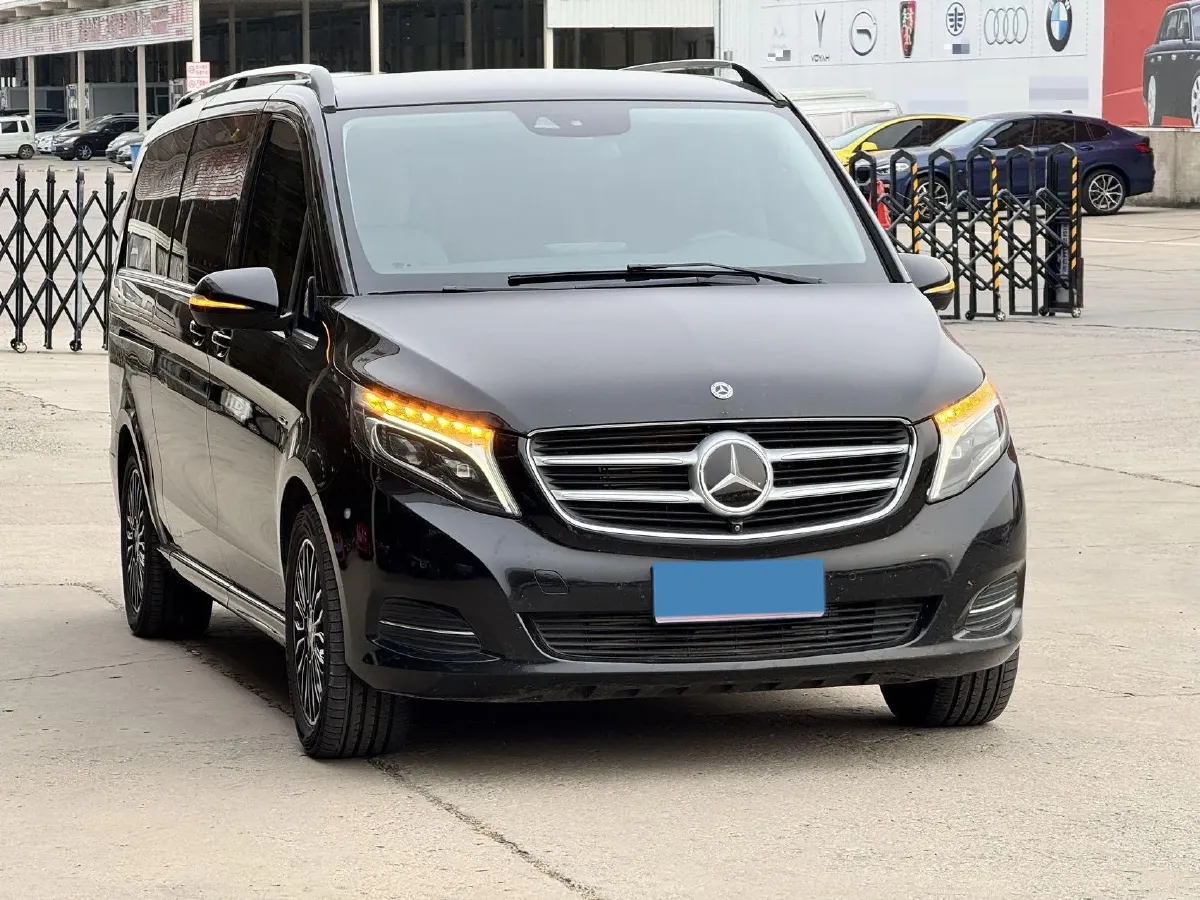2018 Mercedes-Benz V Class 2.0T 211HP L4 7AT,autocango,china used car exporter,china ev exporter,chinese used car exporter,chinese used ev exporter