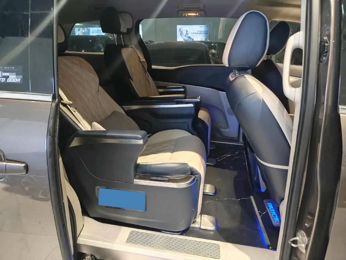 2021 Buick GL8 2.0T 237HP L4 9AT,autocango,china used car exporter,china ev exporter,chinese used car exporter,chinese used ev exporter