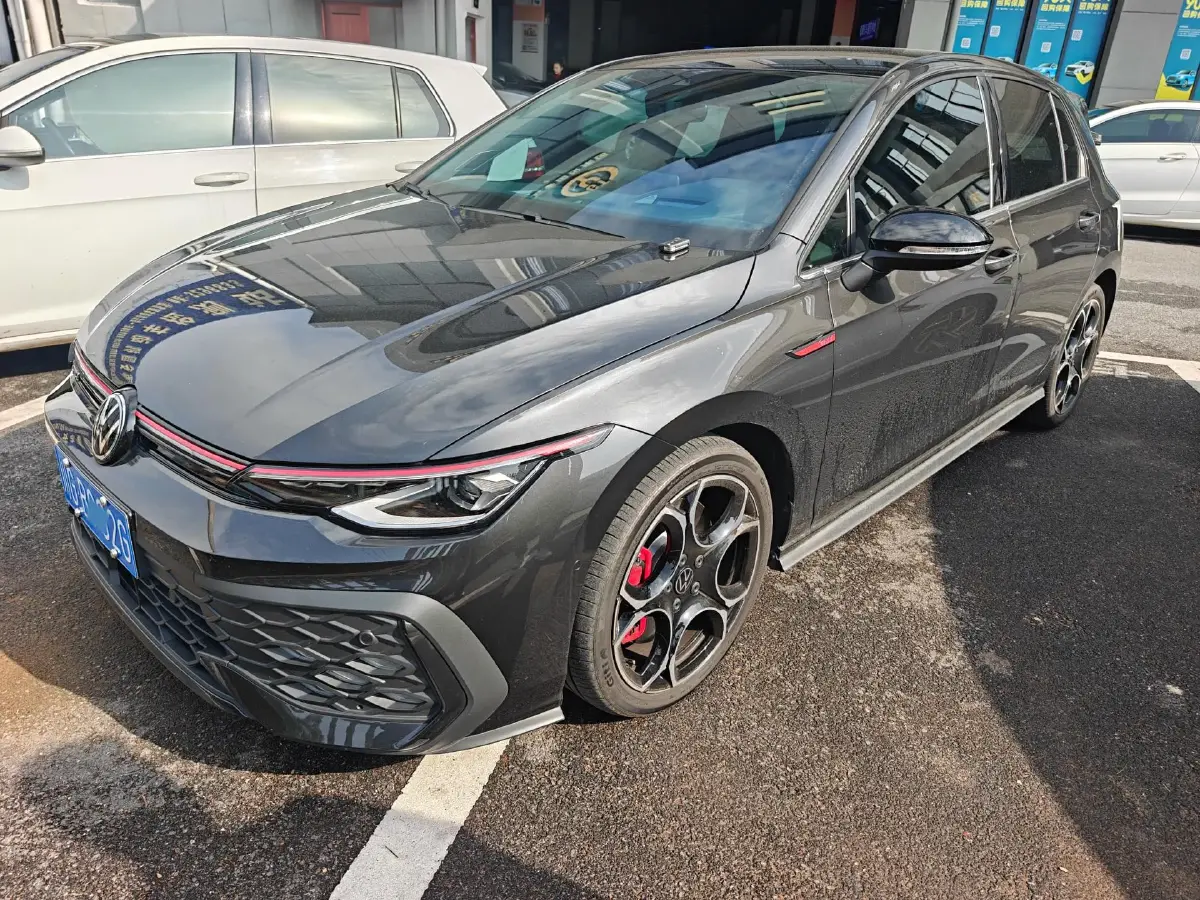 2025 Volkswagen GolfGTI 2.0T 220HP L4 7DCT