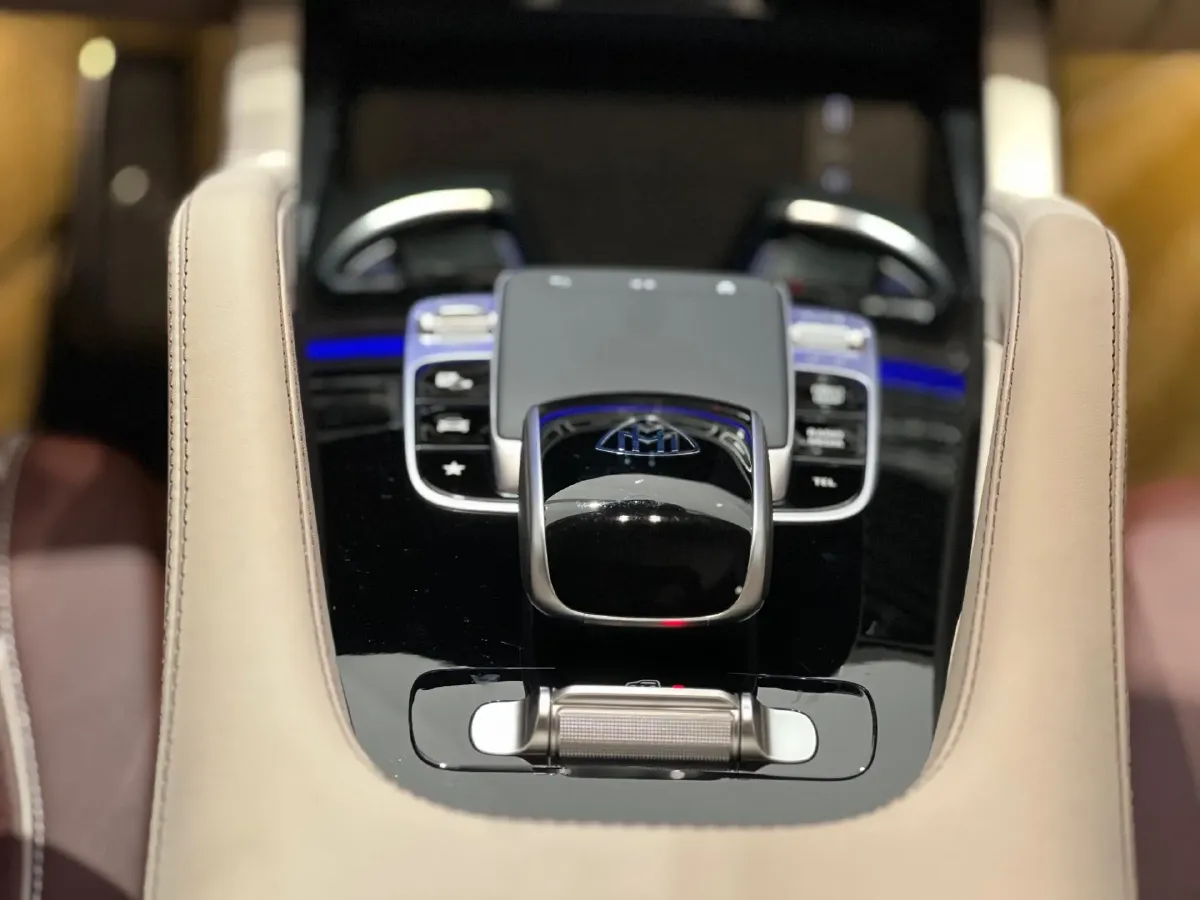 2025 Mercedes-Benz Maybach GLS 3.0T 381HP L6 9AT,autocango,china used car exporter,china ev exporter,chinese used car exporter,chinese used ev exporter