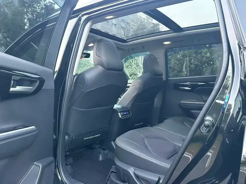 2022 Toyota Highlander 2.5L 192HP L4 E-CVT Hybrid,autocango,china used car exporter,china ev exporter,chinese used car exporter,chinese used ev exporter