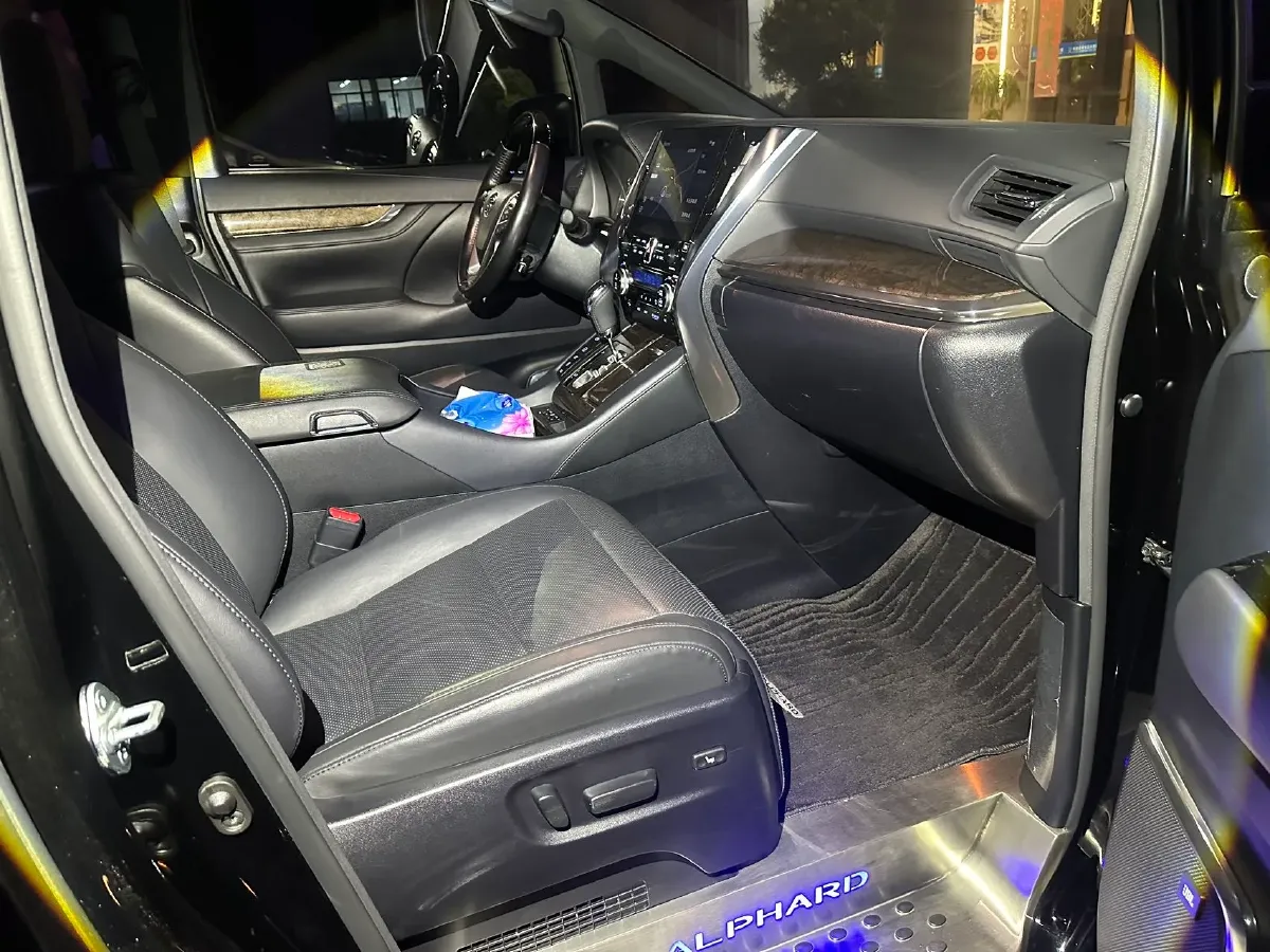 2020 Toyota Alphard 2.5L 117HP L4 E-CVT Hybrid,autocango,china used car exporter,china ev exporter,chinese used car exporter,chinese used ev exporter