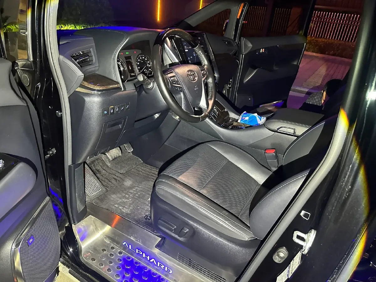 2020 Toyota Alphard 2.5L 117HP L4 E-CVT Hybrid,autocango,china used car exporter,china ev exporter,chinese used car exporter,chinese used ev exporter