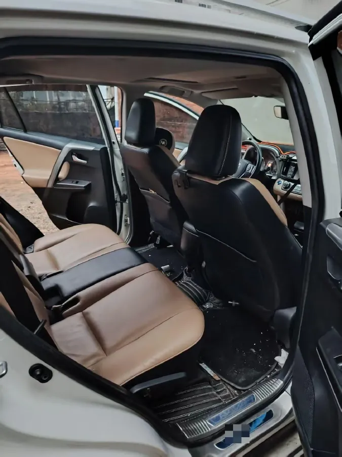 2016 Mitsubishi Outlander 2.0L 150HP L4 CVT,autocango,china used car exporter,china ev exporter,chinese used car exporter,chinese used ev exporter