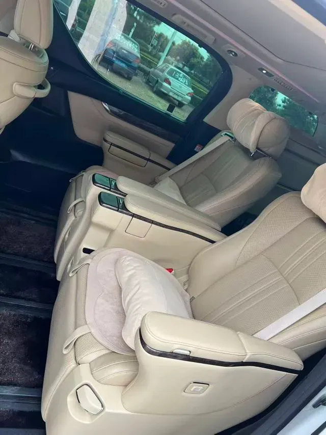 2023 Toyota Alphard 2.5L 117HP L4 E-CVT Hybrid,autocango,china used car exporter,china ev exporter,chinese used car exporter,chinese used ev exporter