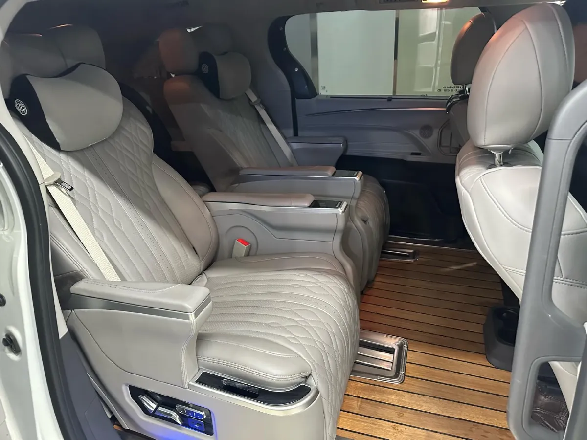 2019 Toyota Camry 2.0L 178HP L4 CVT,autocango,china used car exporter,china ev exporter,chinese used car exporter,chinese used ev exporter