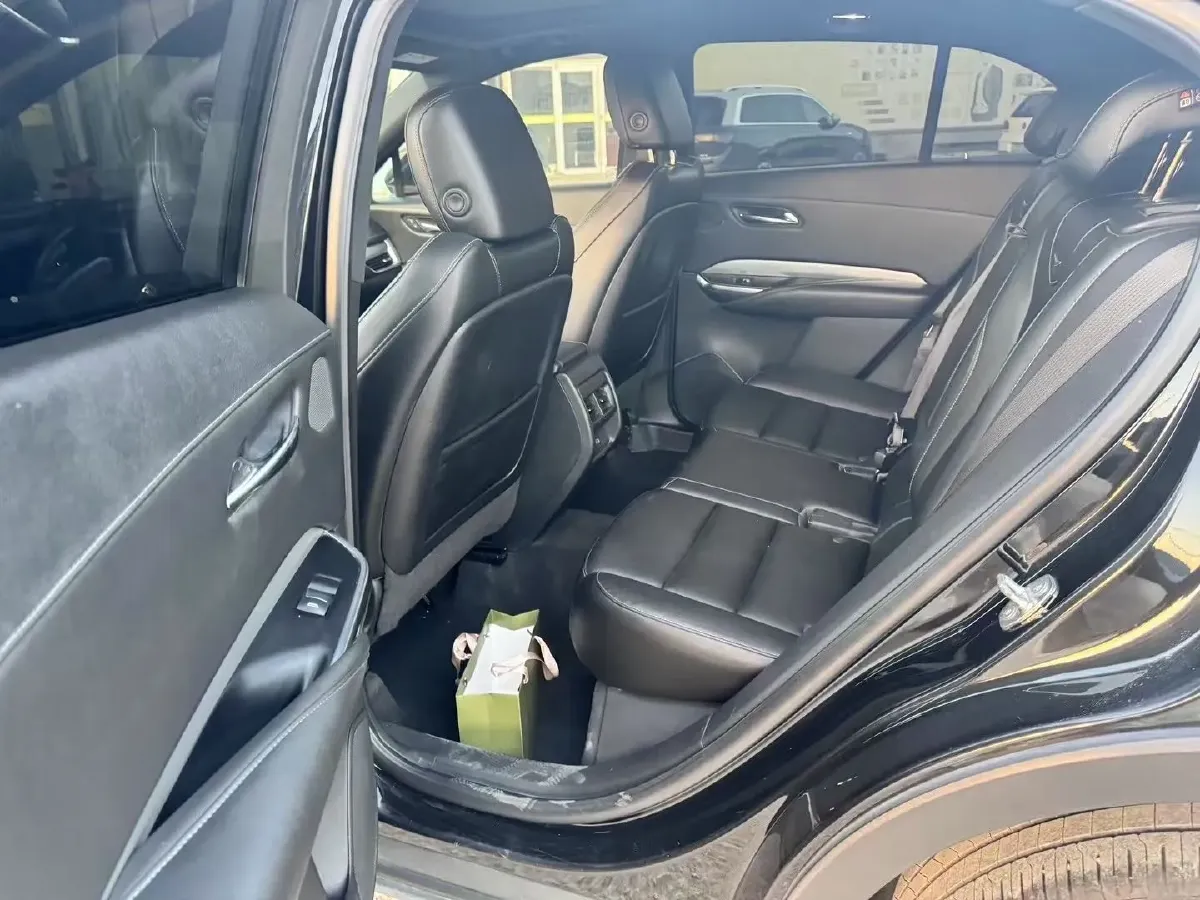 2020 Cadillac XT4 2.0T 241HP L4 9AT,autocango,china used car exporter,china ev exporter,chinese used car exporter,chinese used ev exporter