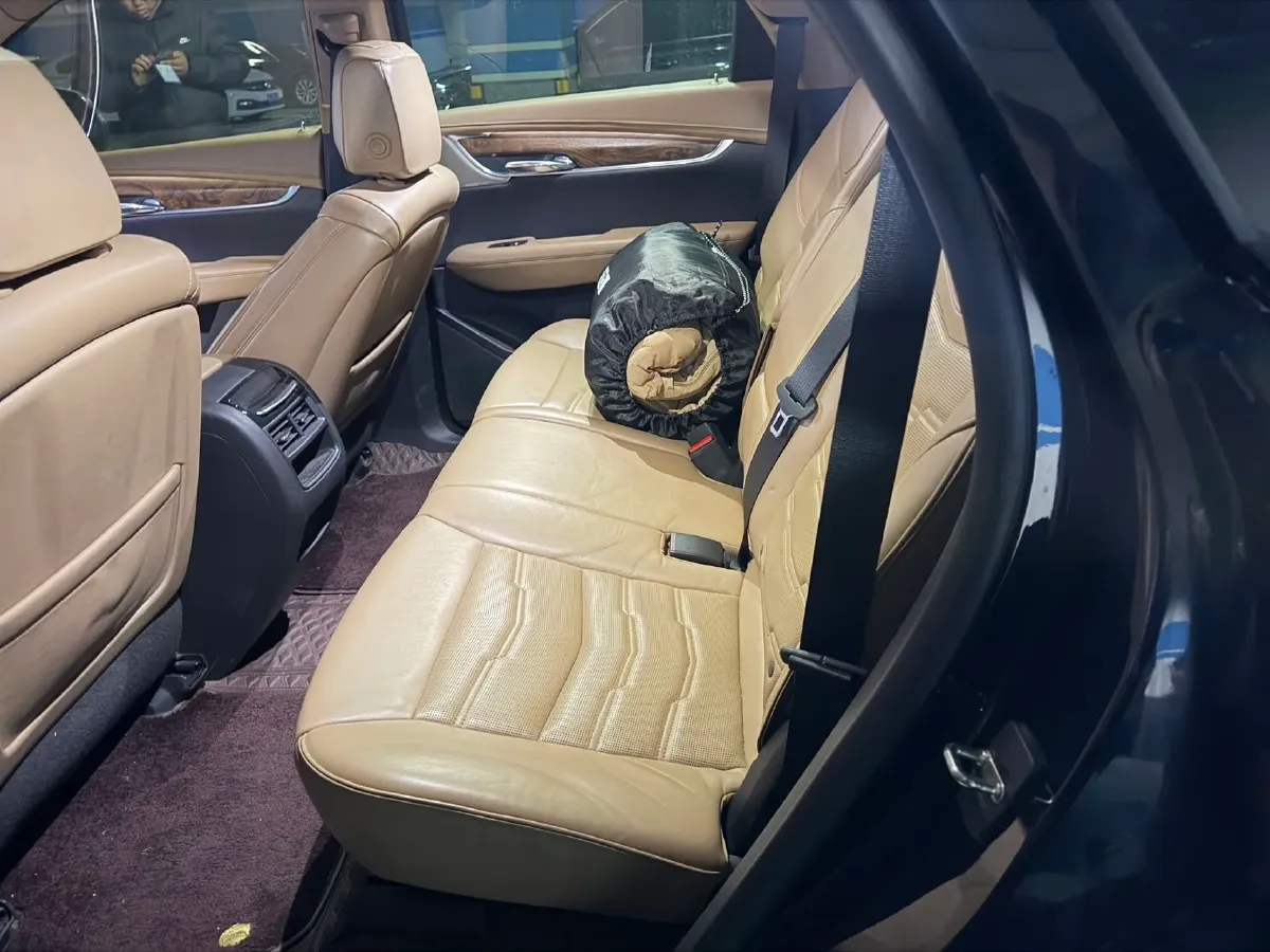 2021 Cadillac XT5 2.0T 237HP L4 9AT,autocango,china used car exporter,china ev exporter,chinese used car exporter,chinese used ev exporter