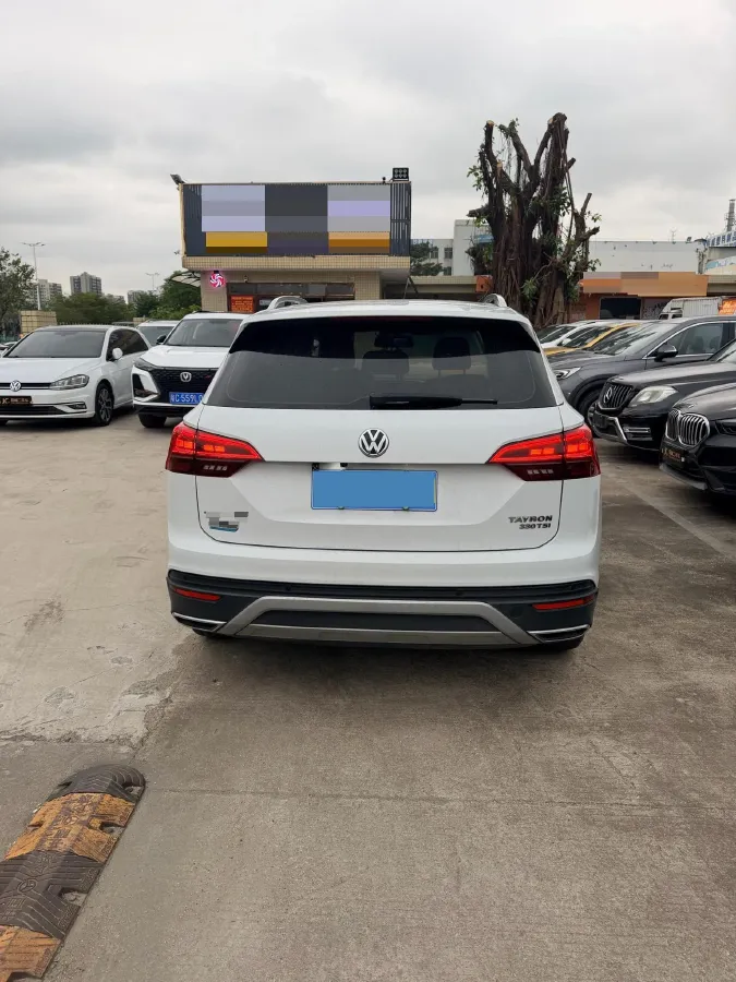 2019 Jeep Cherokee 2.0T 234HP L4 9AT,autocango,china used car exporter,china ev exporter,chinese used car exporter,chinese used ev exporter