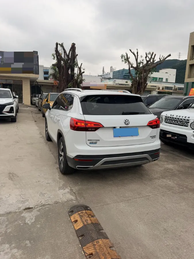 2019 Jeep Cherokee 2.0T 234HP L4 9AT,autocango,china used car exporter,china ev exporter,chinese used car exporter,chinese used ev exporter