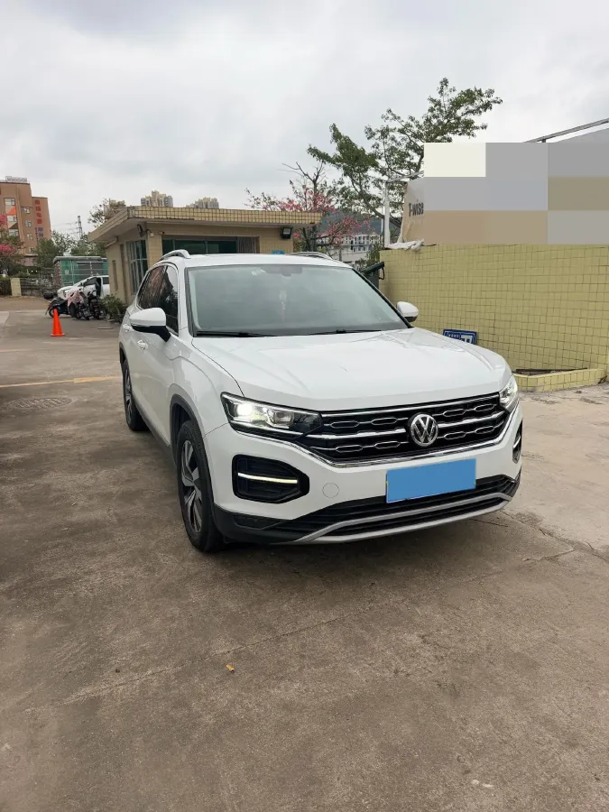 2019 Jeep Cherokee 2.0T 234HP L4 9AT,autocango,china used car exporter,china ev exporter,chinese used car exporter,chinese used ev exporter