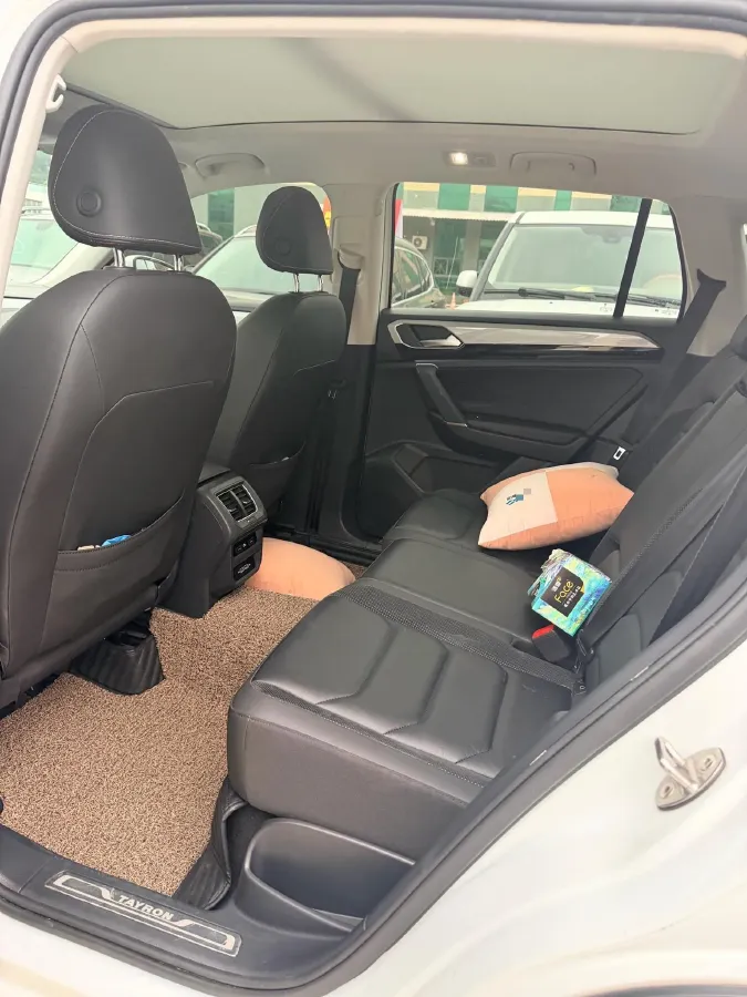 2019 Jeep Cherokee 2.0T 234HP L4 9AT,autocango,china used car exporter,china ev exporter,chinese used car exporter,chinese used ev exporter