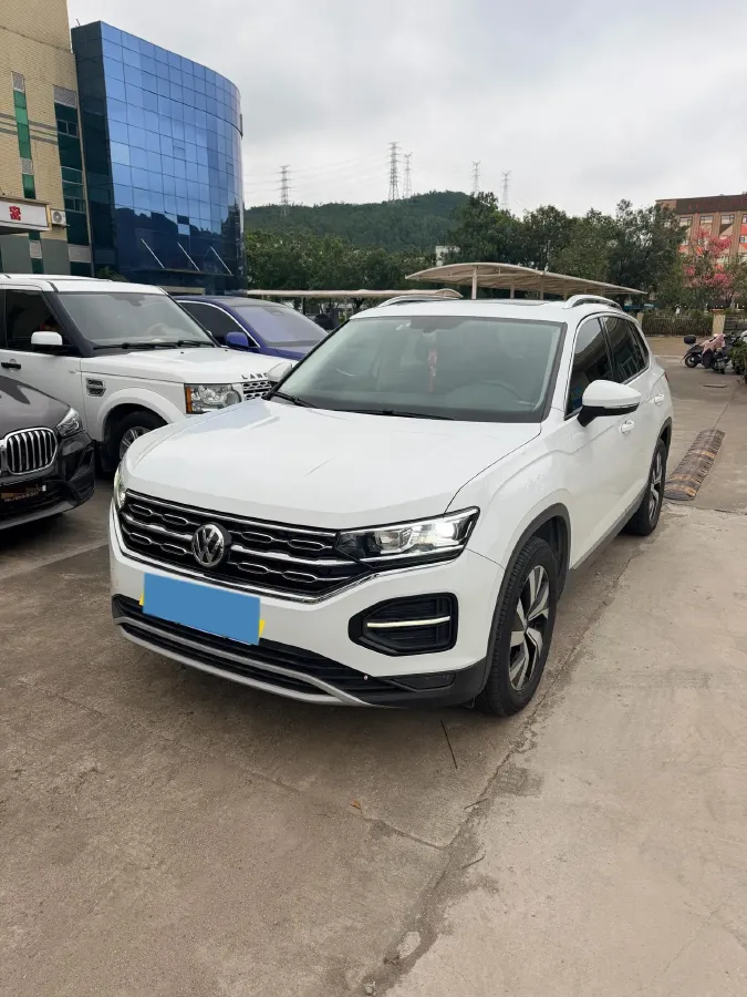 2019 Jeep Cherokee 2.0T 234HP L4 9AT,autocango,china used car exporter,china ev exporter,chinese used car exporter,chinese used ev exporter