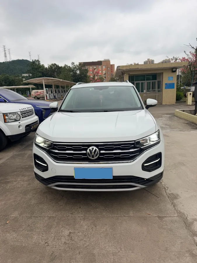 2019 Jeep Cherokee 2.0T 234HP L4 9AT,autocango,china used car exporter,china ev exporter,chinese used car exporter,chinese used ev exporter
