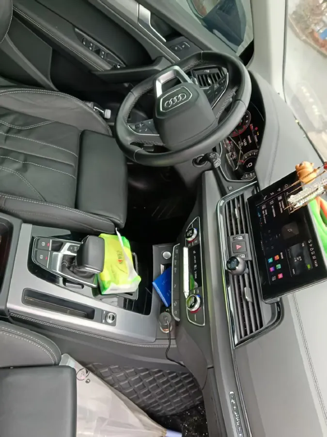 2022 Audi Q5L 2.0T 190HP L4 7DCT,autocango,china used car exporter,china ev exporter,chinese used car exporter,chinese used ev exporter