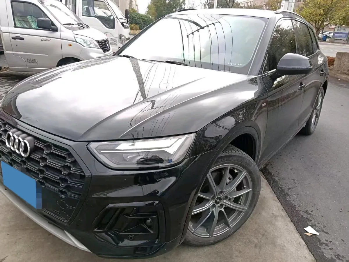 2022 Audi Q5L 2.0T 190HP L4 7DCT,autocango,china used car exporter,china ev exporter,chinese used car exporter,chinese used ev exporter