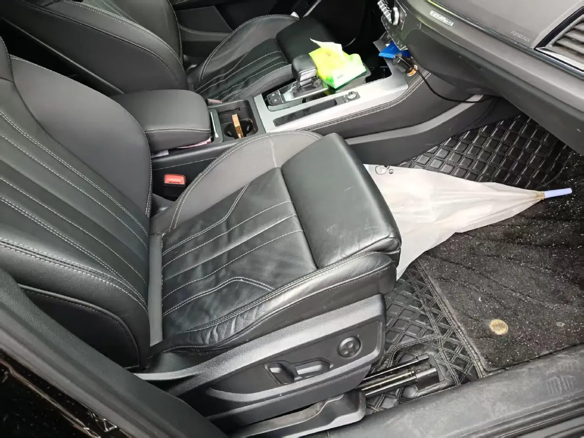 2022 Audi Q5L 2.0T 190HP L4 7DCT,autocango,china used car exporter,china ev exporter,chinese used car exporter,chinese used ev exporter