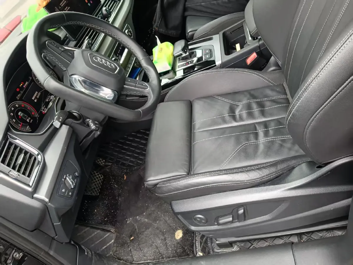 2022 Audi Q5L 2.0T 190HP L4 7DCT,autocango,china used car exporter,china ev exporter,chinese used car exporter,chinese used ev exporter