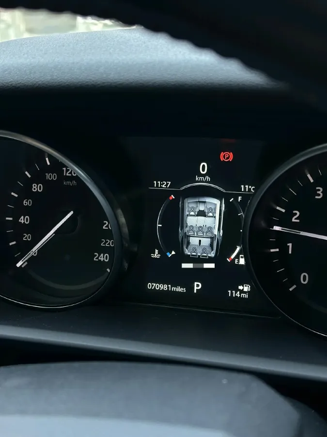 2018 Land Rover Discovery 2.0T 300HP L4 8AT,autocango,china used car exporter,china ev exporter,chinese used car exporter,chinese used ev exporter