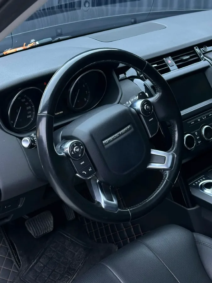 2018 Land Rover Discovery 2.0T 300HP L4 8AT,autocango,china used car exporter,china ev exporter,chinese used car exporter,chinese used ev exporter