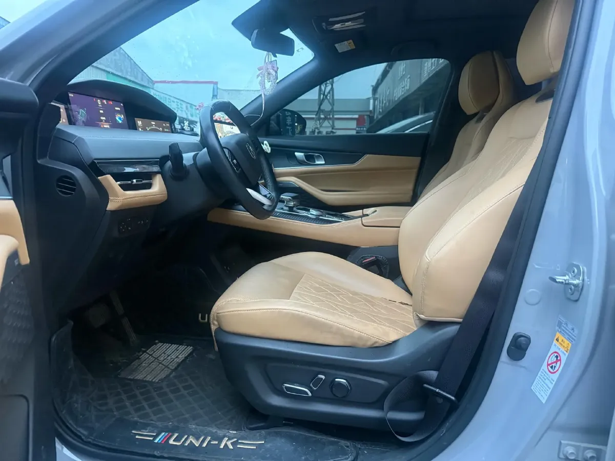 2021 ChangAn UNI-K 2.0T 233HP L4 8AT,autocango,china used car exporter,china ev exporter,chinese used car exporter,chinese used ev exporter