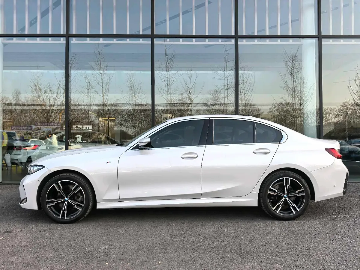 2024 BMW 3 Series 2.0T 184HP L4 8AT,autocango,china used car exporter,china ev exporter,chinese used car exporter,chinese used ev exporter